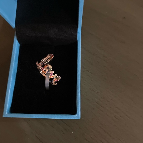 Love Ring - Picture 2 of 7